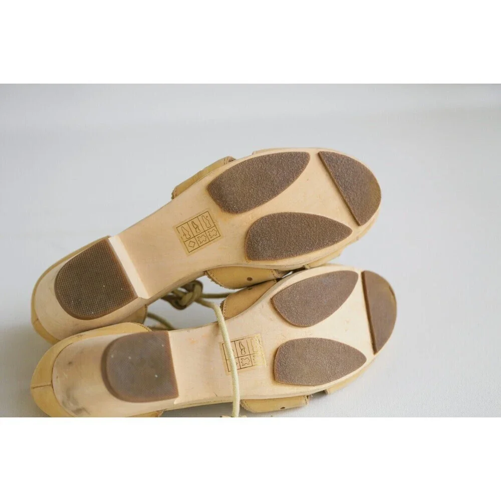 F- Troupe London Bran NEW Light Beige Nubuck Suede Lace up Clog Sandals 6.5